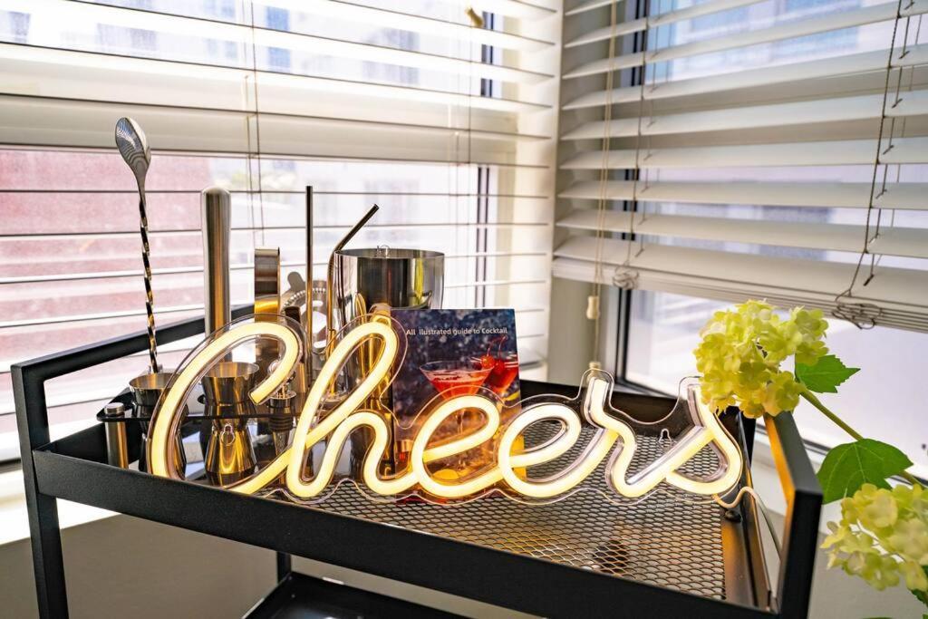 June Specials- Suite Spot Dtla- Free Parking For One Car! Los Ángeles Exterior foto